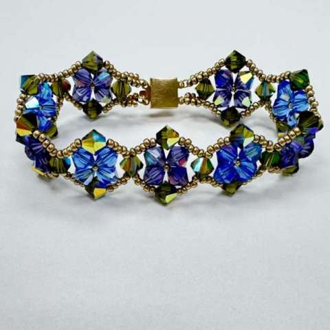 Faux Flowers by Lori Ahlin©2012-2026, Cross Weave Stitch Class, Bicone Crystal Beaded Bracelet, Duracoat Seed beads, Beaded bracelet class, Bead Class Henderson Nevada, Bead Class Las Vegas